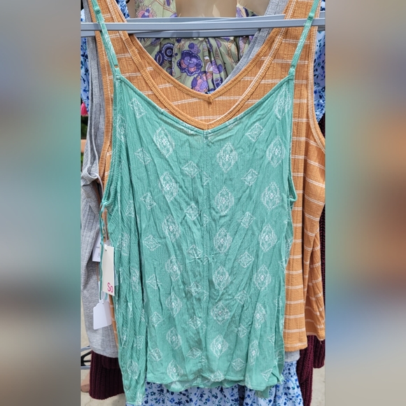 Patterned Tank - Picture 2 of 3